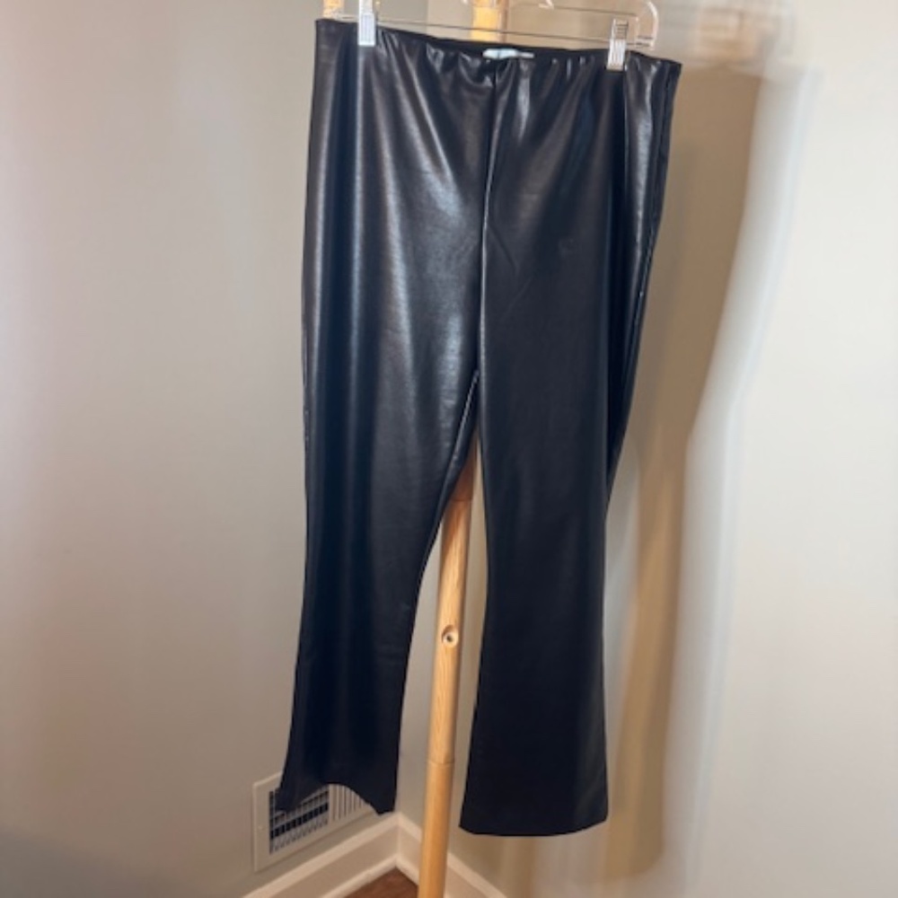 Tuckernuck faux leather kick out crop trousers, Size XL